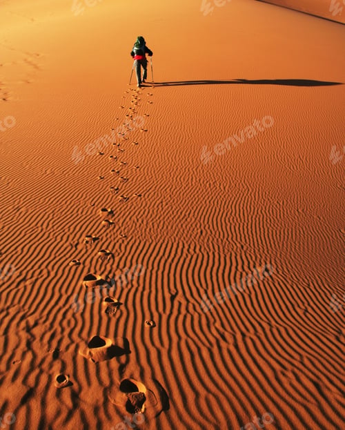 Preview: Hike in desert