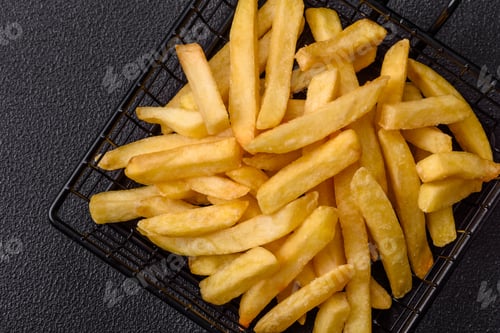 Preview: Delicious crispy French fries with salt and spices