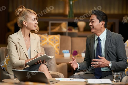 Preview: Talking collegues