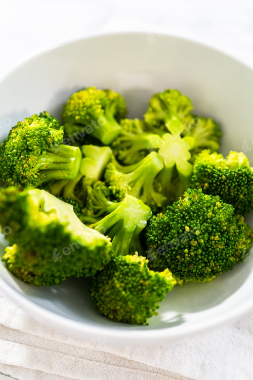 Preview: Steamed broccoli