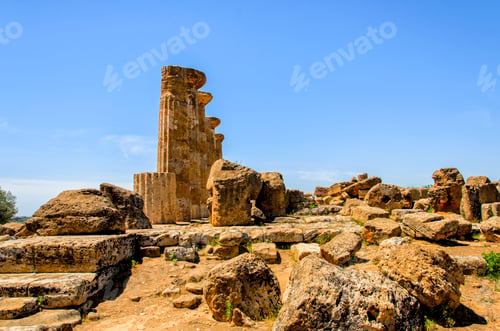 Preview: Dorian columns of Temple of Heracles in Agrigento, Sicily, Italy
