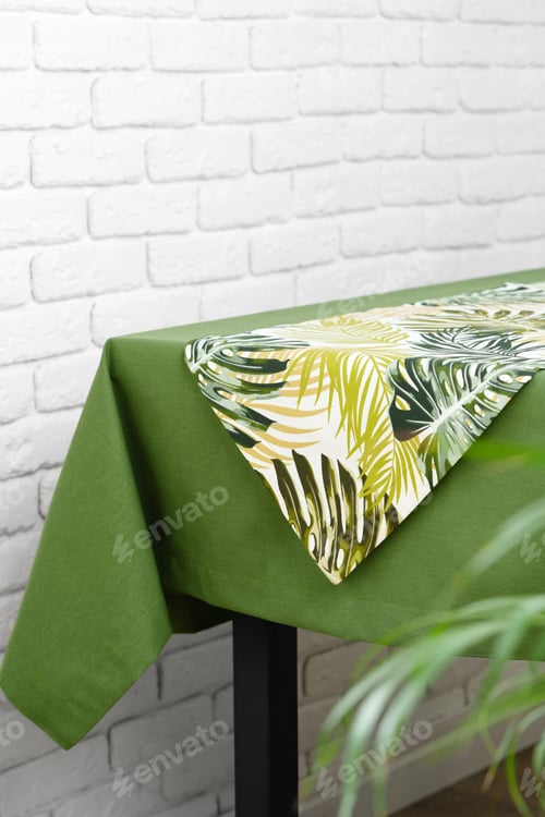 Preview: Green Tablecloth With Tropical Leaf Pattern Runner