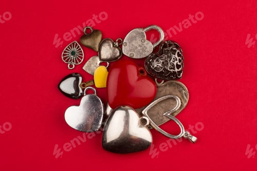 Preview: heart shaped jewelry in many colors and sizes