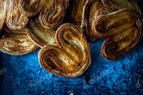 Preview: Baked cookie laid in heap