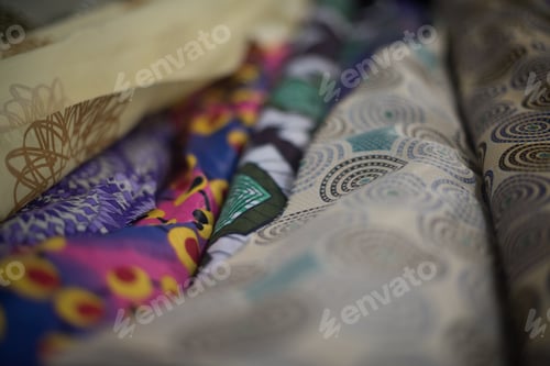 Vista previa: Surtido de telas tomadas de cerca con enfoque selectivo