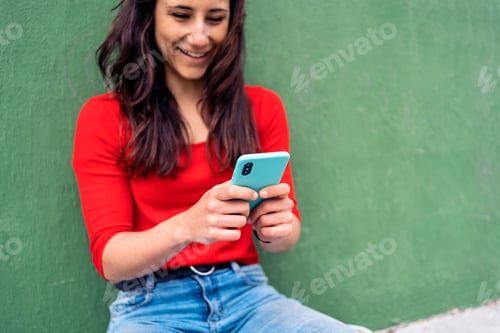 Preview: Skater Girl Using Phone