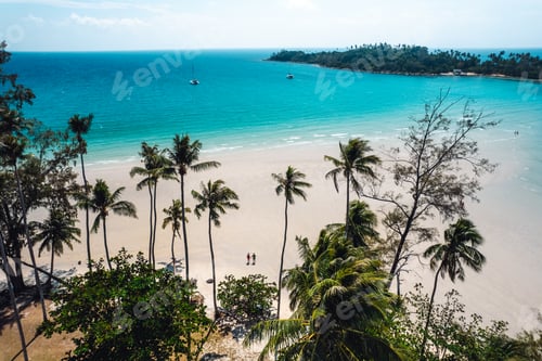 Preview: Beautiful beaches and clear blue sea on the island.