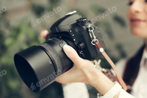 Preview: Taking close-up shots with a camera in a bright indoor setting during the day