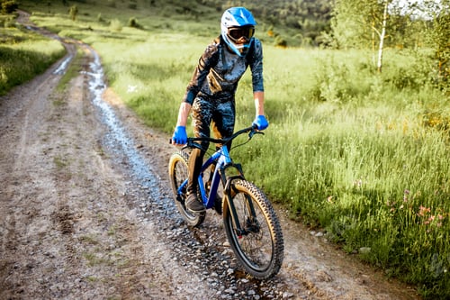 Preview: Cyclist riding on the mountain road
