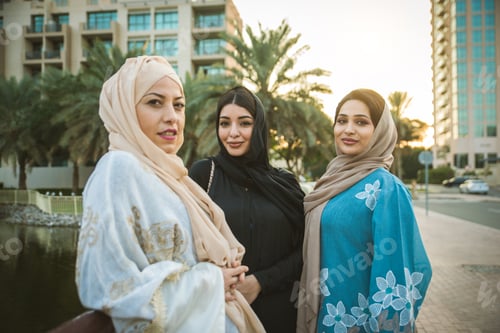 Preview: Arabic women in Dubai