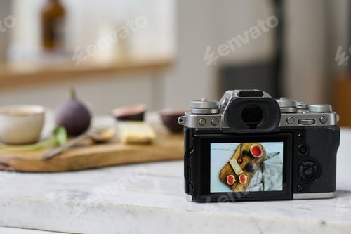 Preview: Professional photo camera to take picture