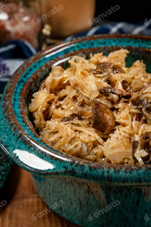 Preview: Lenten sauerkraut with mushrooms.