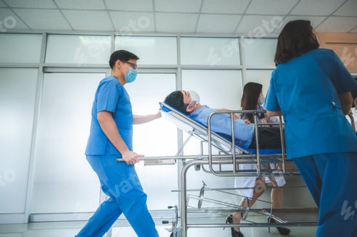 Preview: Emergency department, medical team with doctors, nurses and surgeons are pushing seriously