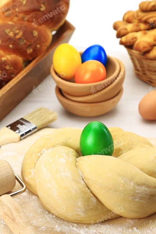 Preview: Easter sweet bread dough with multicolored eggs