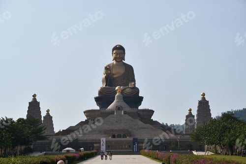 Preview: Grandiose shot of the Riesen Buddha Statue in Fo Guang Shan-Tempel, Dashu, Kaohsiung, Taiwan