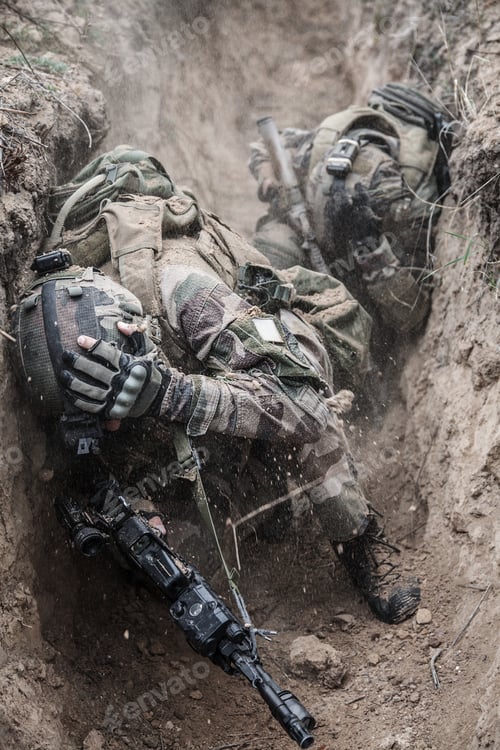 Preview: french paratroopers in action
