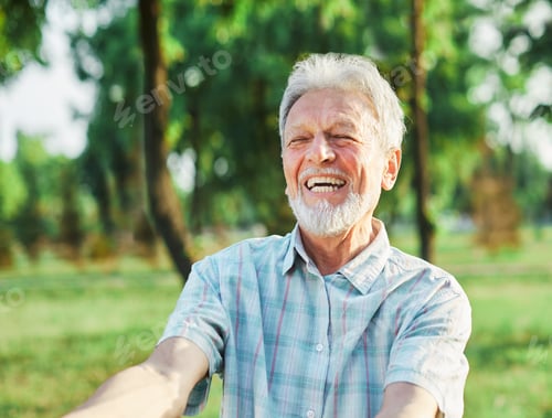 Preview: Active senior couple outdoors