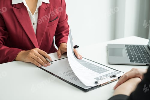 Preview: Business people hold a resume and talk to job applicants for job interviews about careers