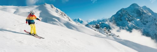 Preview: Skier on Snowy Mountain Wide Banner with Copy Space