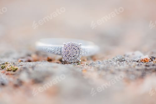 Preview: Close up of wedding ring
