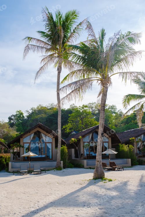 Preview: Bungalow on the beach of an Island in Thailand