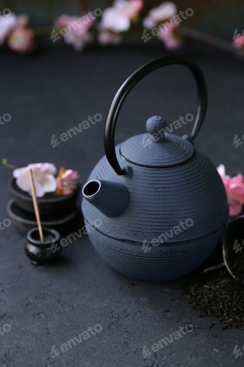 Preview: Cast Iron Kettle
