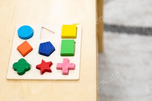 Preview: Wooden board with colorful shapes