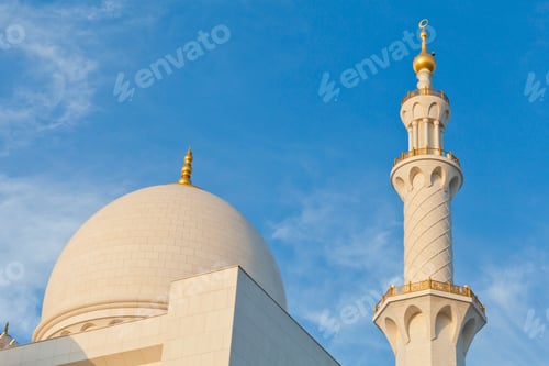 Preview: Sheikh Zayed Grand Mosque in Abu Dhabi, closeup view on the dome and minaret