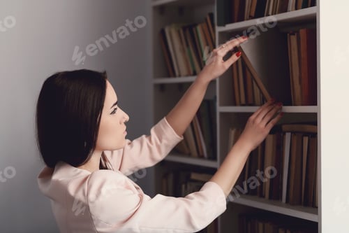 Preview: Woman in the library