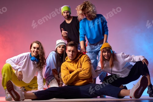Preview: Cheerful dance of energetic teenagers