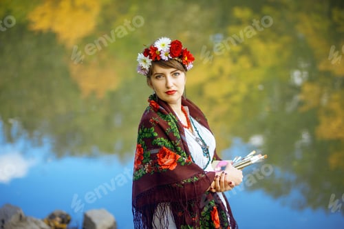Preview: folk woman artist