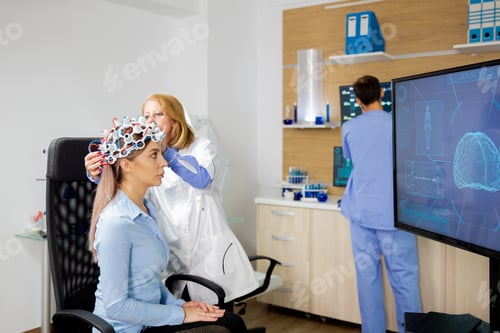Preview: Patient who undergoes a brain scan procedure in a neurological center