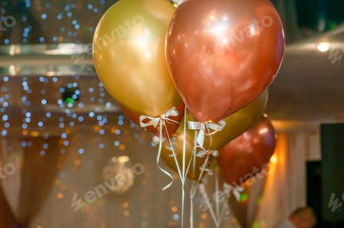 Preview: large balloons. close-up. balloons filled with helium hang in the air.