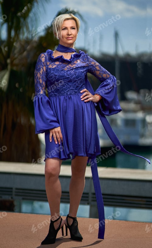 Preview: Portrait Of Adult Fashionable Elegant Woman In The City.