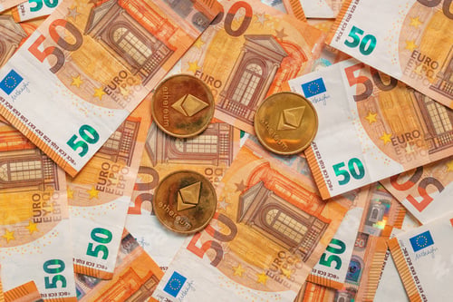 Preview: Ethereum coins and Euro banknotes