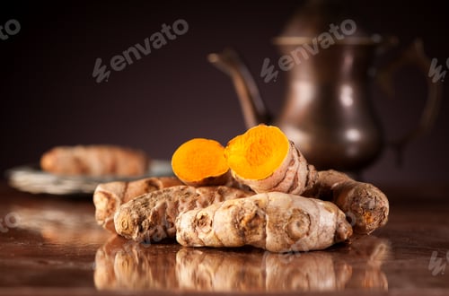 Preview: Raw turmeric root