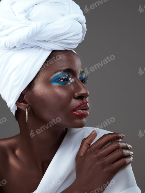 Preview: A head wrap enriched with history