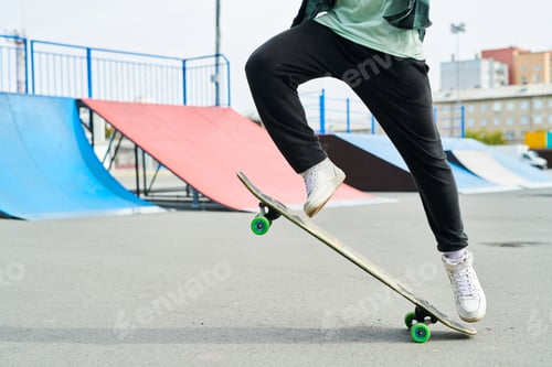 Preview: Skating Stunts