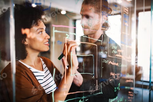 Preview: Collaboration and analysis by business people working in office