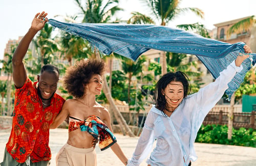 Preview: Young people having fun on the beach