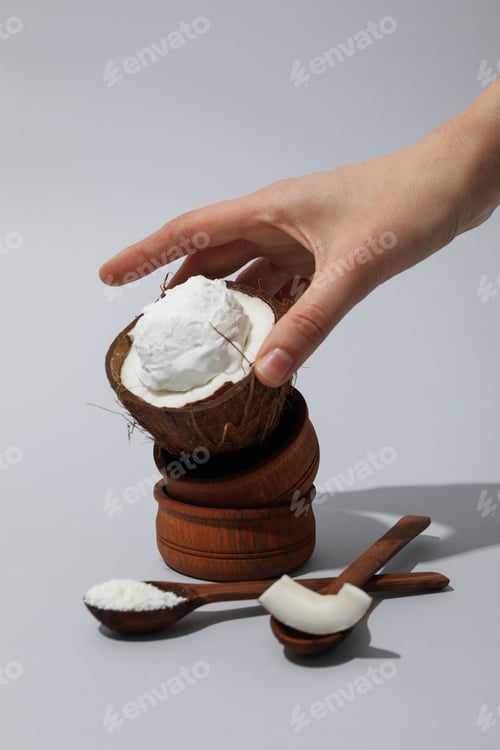 Preview: Summer dessert - ice cream, ice cream with coconut