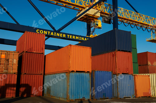 Preview: Containers in stacks at port