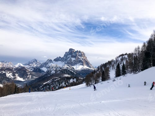 Preview: Skiing