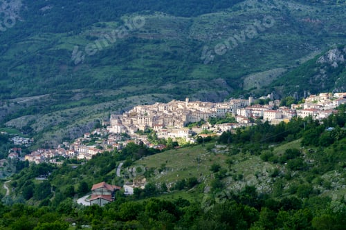 Preview: Barrea, old village in Abruzzi, Italy