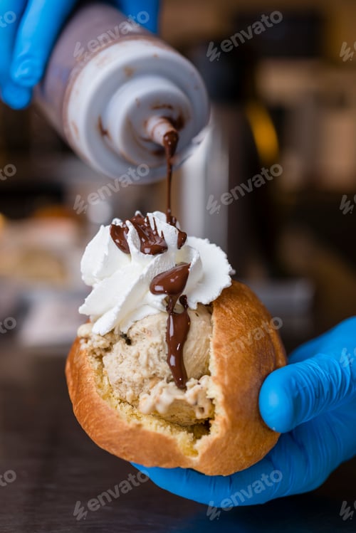 Preview: Italian ice cream artisanal preparation