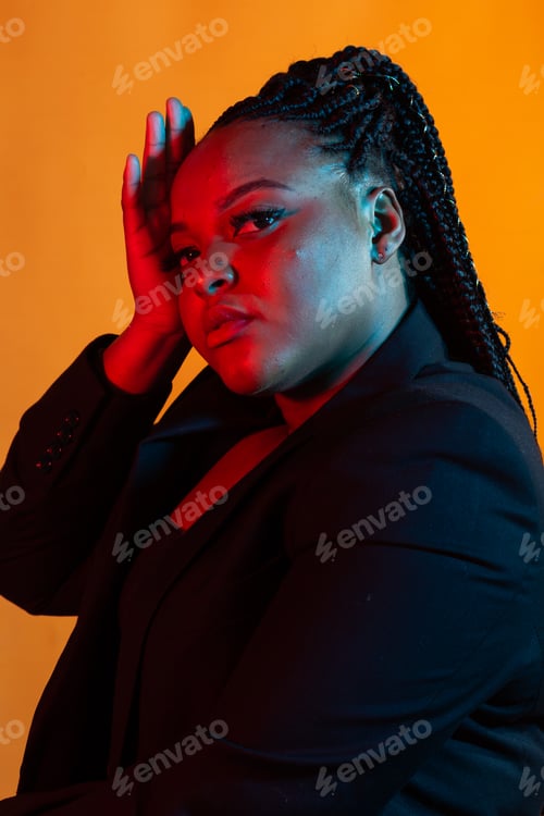 Preview: Closeup beauty portrait of young african american girl with afro and glamour makeup