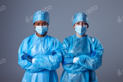 Preview: Studio Portrait Of Two Female Lab Research Workers In PPE