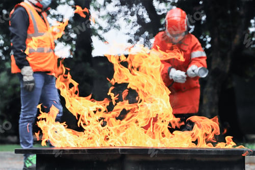 Preview: corporate safety - exercise during a firefighting course
