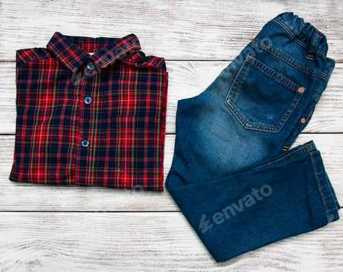 Preview: Checkered shirt and jeans