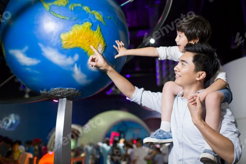 Preview: Young father and son in science and technology museum